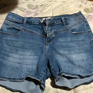 Size 12 Helena high rise shorts